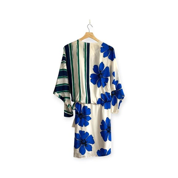 Chloe printed silk crepe de chine wrap dress, 36 FR, Retail $2,950, New w/ tag - Picture 2 of 16